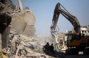 بلدية غزة تحذر من كارثة بيئية وصحية بسبب تراكم النفايات ومياه الصرف بلدية غزة تحذر من كارثة بيئية وصحية بسبب تراكم النفايات ومياه الصرف